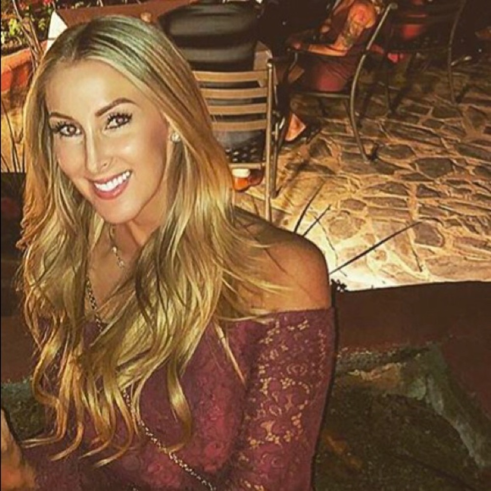 Meet me! ❣️🥂🐶👱🏼‍♀️🎉